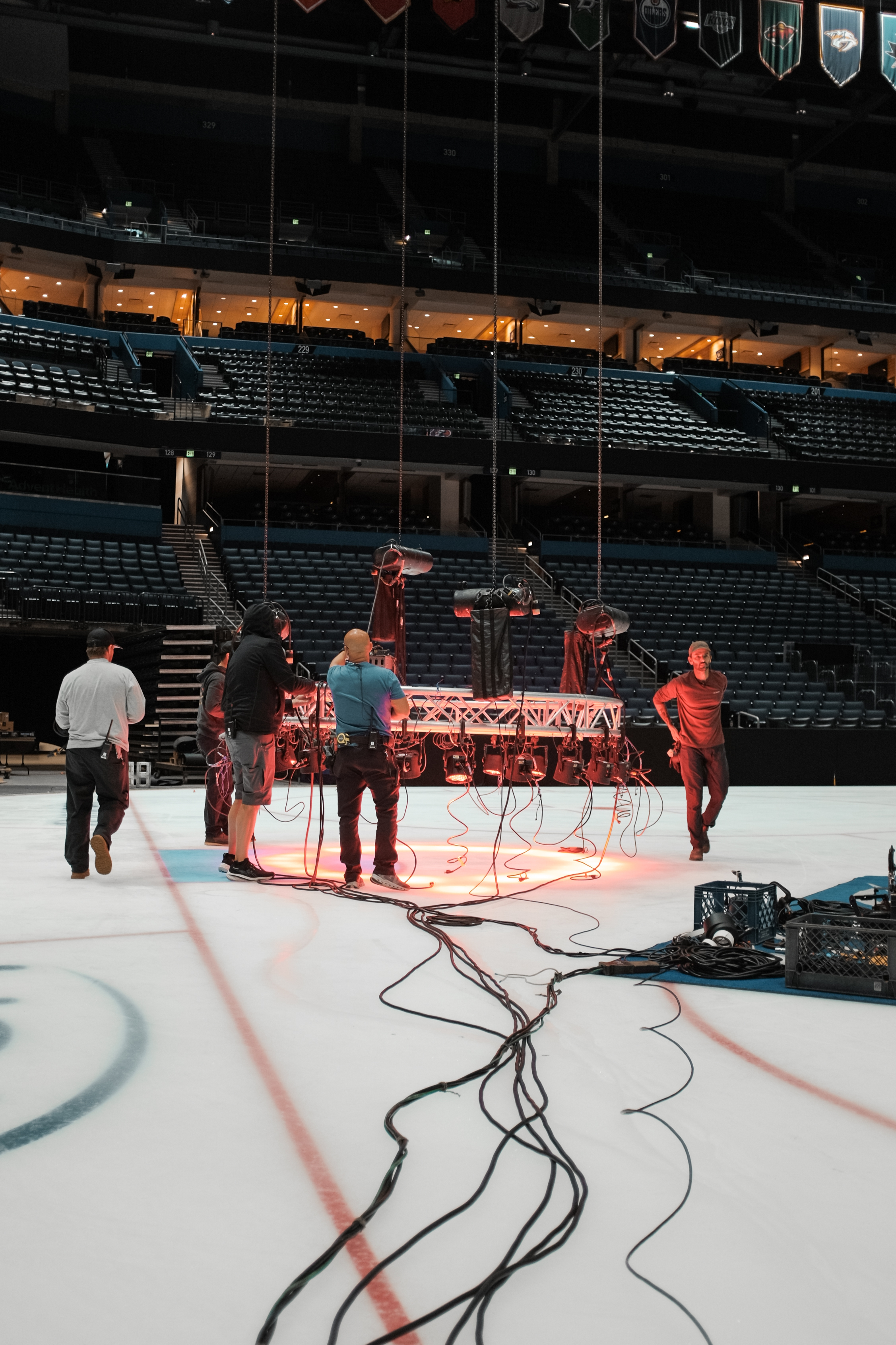 TB Lightning — arena setup with rigging